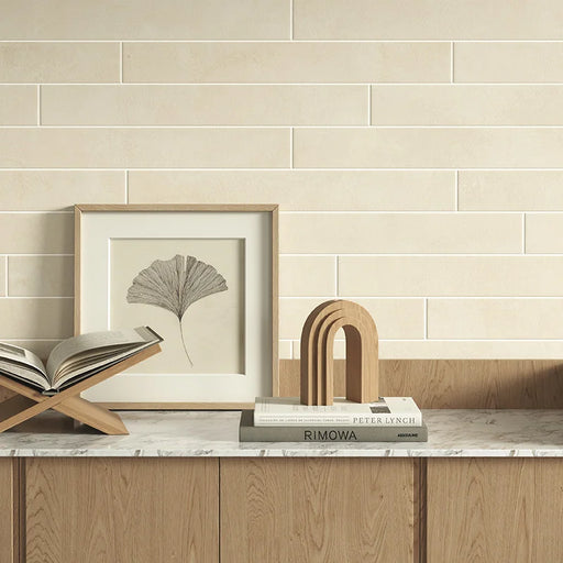 Dettaglio rivestimento in gres porcellanato serie Longarine Brio di Marca Corona, effetto mattoncino, formato 7.5x60, Colore Avena