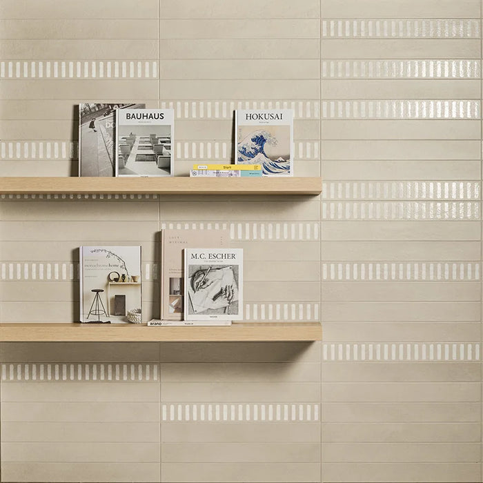 Dettaglio rivestimento in gres porcellanato serie Longarine Calcecreta di Marca Corona, effetto mattoncino, formato 7.5x60, Colore Argilla