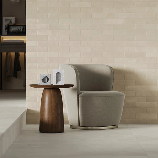 Dettaglio rivestimento in gres porcellanato serie Miniature Cera di Marca Corona, effetto mattoncino vellutato, formato 6x24, Colore Cashmere Melato