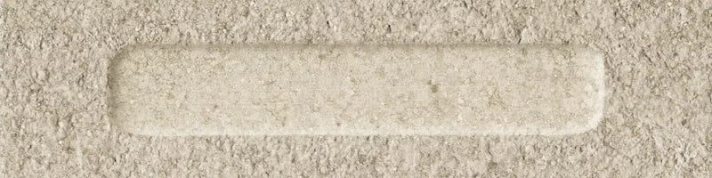 Dettaglio Piastrella da rivestimento in gres porcellanato serie Miniature Fornace di Marca Corona, effetto mattoncino rigato materico e strutturato, formato 6x24, Colore Formella Argilla Naurale