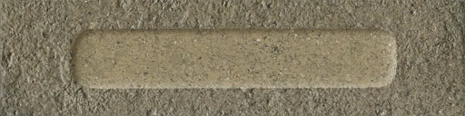 Dettaglio Piastrella da rivestimento in gres porcellanato serie Miniature Fornace di Marca Corona, effetto mattoncino rigato materico e strutturato, formato 6x24, Colore Formella Verde Muschio