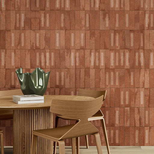 Dettaglio muro con rivestimento in gres porcellanato serie Miniature Fornace di Marca Corona, effetto mattoncino rigato materico e strutturato, formato 6x24, Colore Formella Rosso Mattone