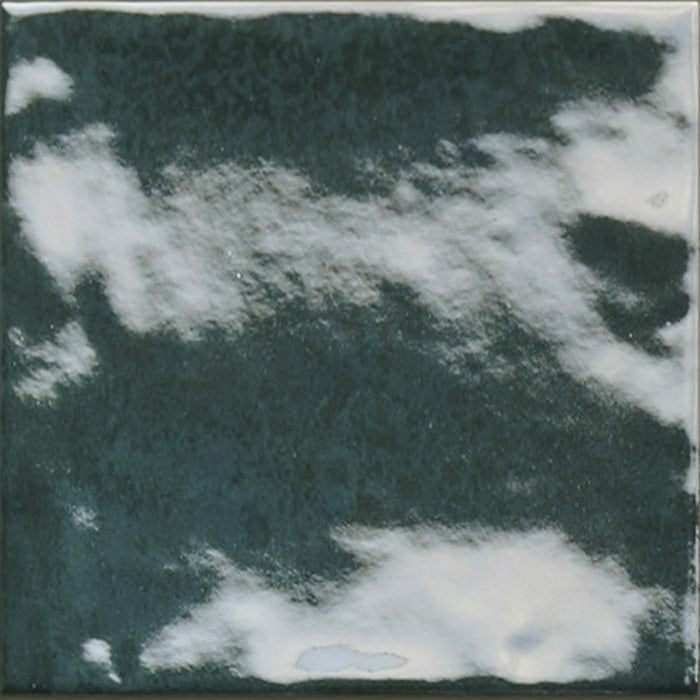 Dettaglio piastrella per rivestimento in gres porcellanato effetto mattoncino lucido 10x10 cm della collezione Marrakech, colore Ocean di Ceramica Rondine