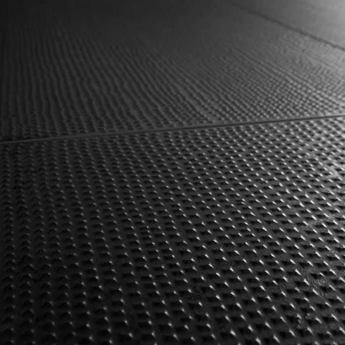 Dettaglio piastrella da rivestimento in gres porcellanato effetto materico 30x60 cm, della collezione Matter, colore Raw Leather, di Ceramica Settecento