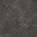 dettaglio piastrella da pavimento e rivestimento in gres porcellanato smaltato lucido effetto marmo della collezione Mito di Paul & Co Ceramiche, formato 60x60, colore Marmo antracite Soveraya Grafite