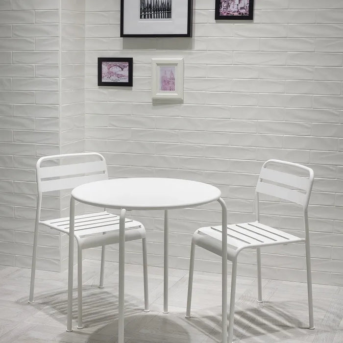 Ambientazione di un salotto minimale con Decoro a Mattoncino collezione New Yorker di Settecento Ceramica, Matt White 7,5x30