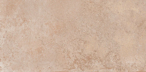 Dettaglio Piastrella da pavimento per in gres porcellanato serie Cotti d'Italia di Herberia Ceramiche, effetto cotto Pienza, formato 21x43 Colore cotto