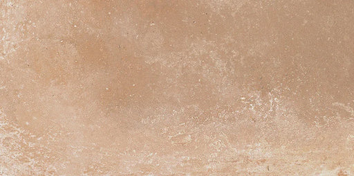 Dettaglio Piastrella da pavimento per in gres porcellanato serie Cotti d'Italia di Herberia Ceramiche, effetto cotto Volterra, formato 21x43 Colore cotto