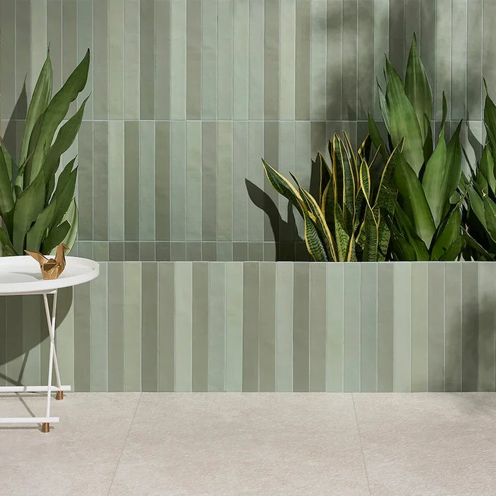 Rivestimento Gres Neo Cool Green 4.6x37.5 Eccentrico, effetto mattoncino opaco.