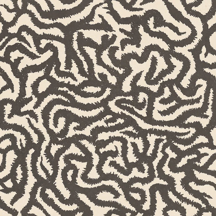 Dettaglio Piastrella da pavimento e rivestimento in gres serie Nok di 41zero42, effetto argilla con decoro tribale opaco, formato 120x120 cm, Colore Snake Ebony