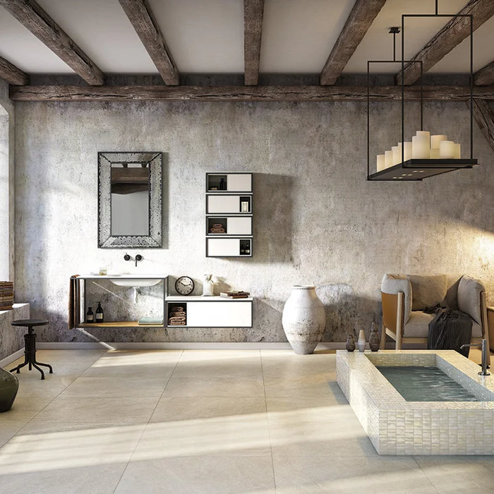 Bagno moderno industrial con pavimento in gres porcellanato effetto pietra naturale scandinava della Collezione Nordic Stone di Ceramica Settecento, colore Sand 80x80