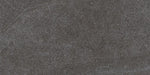 Dettaglio piastrella in gres porcellanato effetto pietra naturale scandinava della Collezione Nordic Stone di Ceramica Settecento, colore Black 30x60