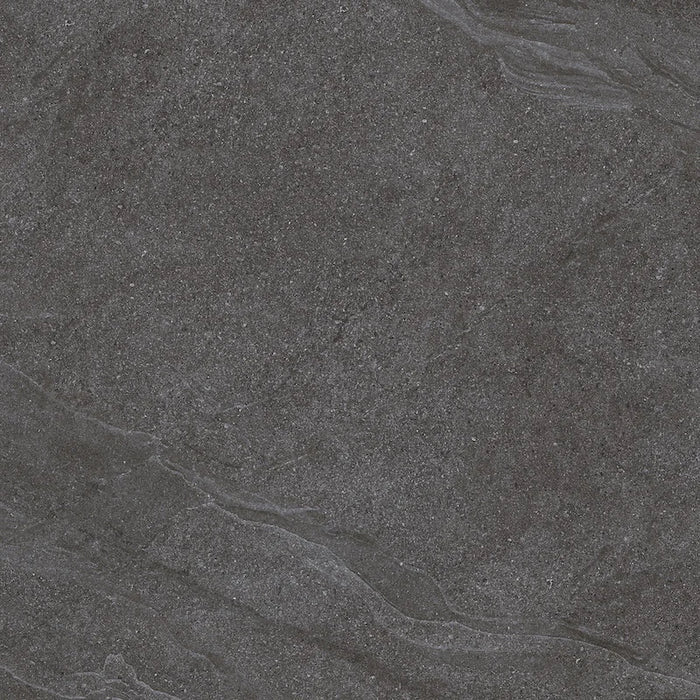 Dettaglio piastrella in gres porcellanato effetto pietra naturale scandinava della Collezione Nordic Stone di Ceramica Settecento, colore Black 80x80