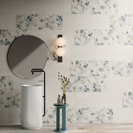 Rivestimento ceramico 33x100 cm della collezione Ludostone, colore Oasi Sky di Ceramica Rondine.