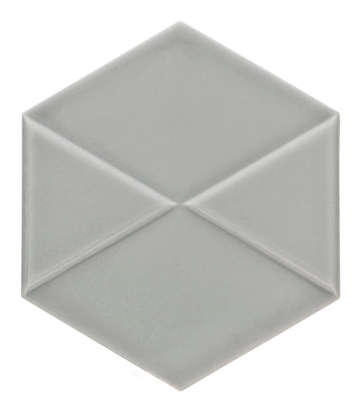 Dettaglio piastrella da rivestimento in formato esagonale Lucido 15x18, con decoro geometrico a rilievo, colore Smoke, collezione Outfit di ceramica Settecento