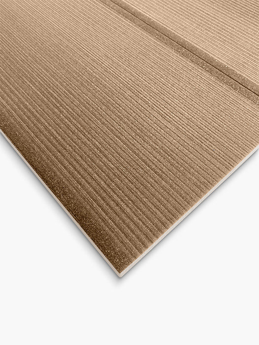 Dettaglio piastrella in gres porcellanato effetto legno scanalato. Serie Outside di Savoia Italia, colore Teck formato 20X120. Pavimento da esterno