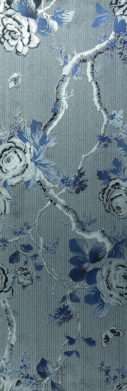 Dettaglio piastrella per rivestimento in gres porcellanato effetto decoro floreale 24x72 cm, collezione Park Avenue di Ceramica Settecento, colore Blu