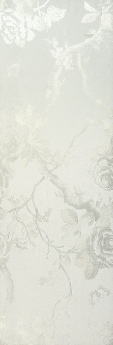 Dettaglio piastrella per rivestimento in gres porcellanato effetto decoro floreale 24x72 cm, collezione Park Avenue di Ceramica Settecento, colore Pearl