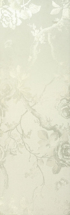 Dettaglio piastrella per rivestimento in gres porcellanato effetto decoro floreale 24x72 cm, collezione Park Avenue di Ceramica Settecento, colore Ivory