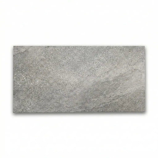 Pavimento effetto pietra resistente al ghiaccio per esterni. Arkistone Perla 21x43 Grip Idea Ceramica