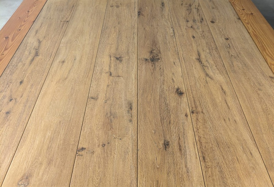 Dettaglio Pavimento in Gres Porcellanato effetto legno Naturel Miele 20x120 