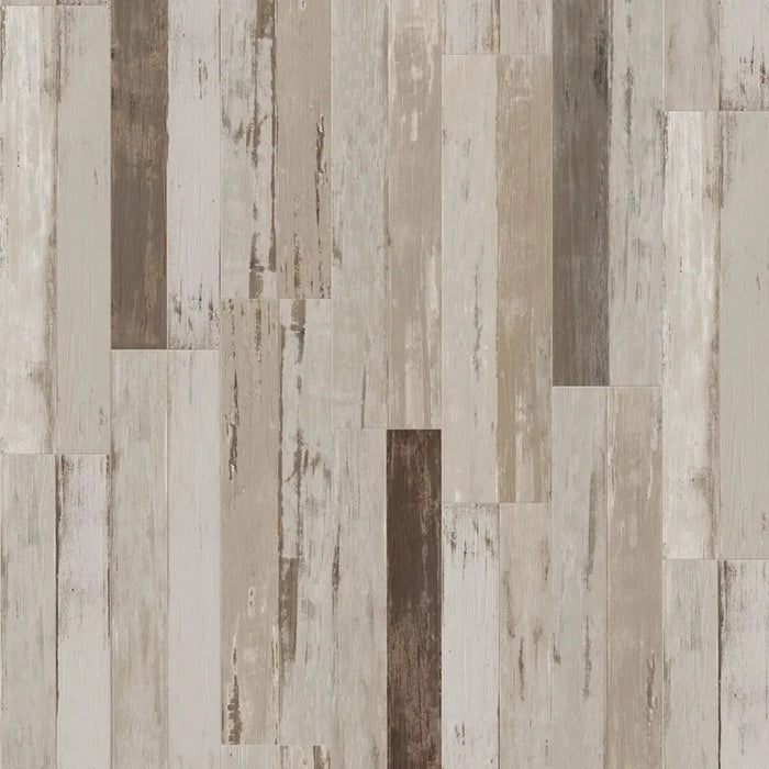 Ambientazione con piastrelle in gres porcellanato effetto Legno naturale, collezione Plank di Settecento Ceramica, colore multicolor 30x120