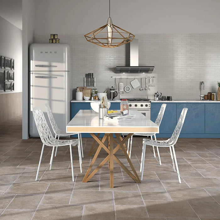 Dettaglio piastrella in gres porcellanato effetto pietra rustica della Collezione Proxi di Ceramica Settecento, colore Tortora 48x96