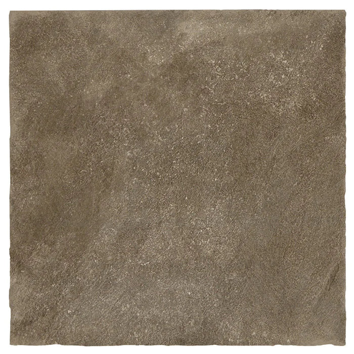 Dettaglio piastrella in gres porcellanato effetto pietra rustica della Collezione Proxi di Ceramica Settecento, colore Bruno 32x32