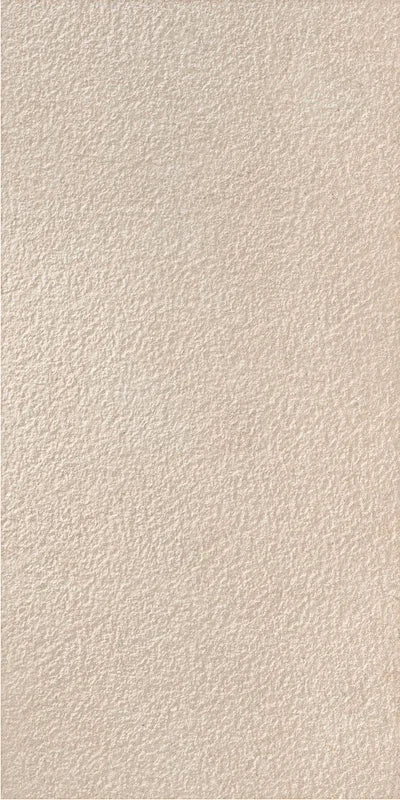 Piastrella gres Regula 2 Hammered 60x120 cm Eccentrico, effetto pietra bocciardata.