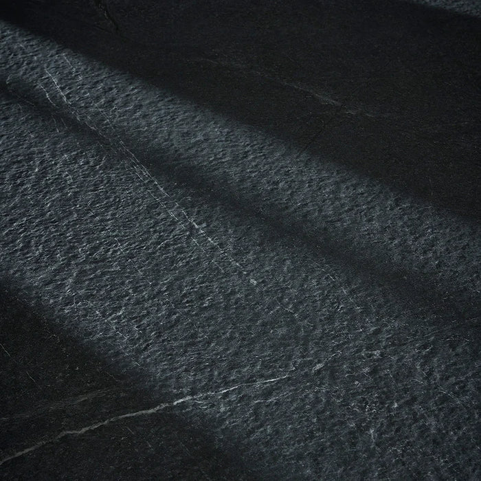 Piastrella gres Regula 3 Hammered 60x120 cm Eccentrico, effetto pietra bocciardata.