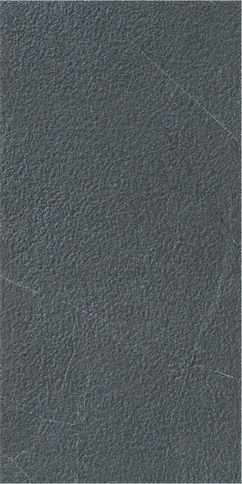 Piastrella gres Regula 3 Hammered 60x120 cm Eccentrico, effetto pietra bocciardata.