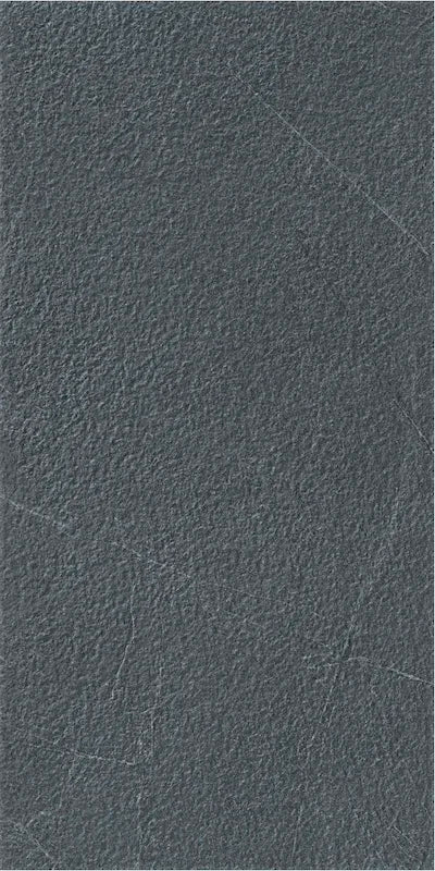 Piastrella gres Regula 3 Hammered 60x120 cm Eccentrico, effetto pietra bocciardata.