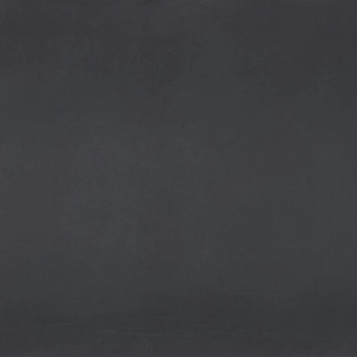 Dettaglio piastrella in gres porcellanato effetto cemento nuvolato della collezione R-Evolution di Casalgrande, formato 60x60 cm, colore Black