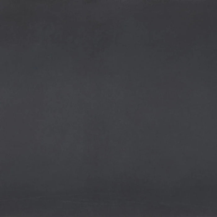 Dettaglio piastrella in gres porcellanato effetto cemento nuvolato della collezione R-Evolution di Casalgrande, formato 60x60 cm, colore Black