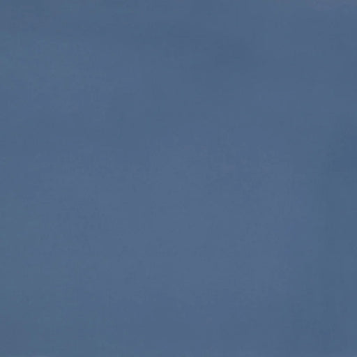 Dettaglio piastrella in gres porcellanato effetto cemento nuvolato della collezione R-Evolution di Casalgrande, formato 60x60 cm, colore Blue