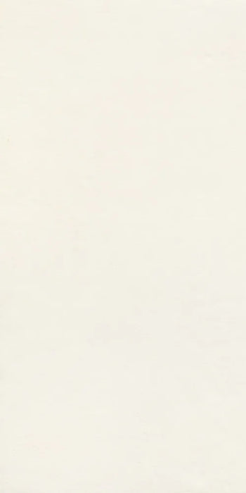 Dettaglio piastrella in gres orcellanato effetto cemento della collezione Riga di Settecento Ceramica, colore Cloud 45x90