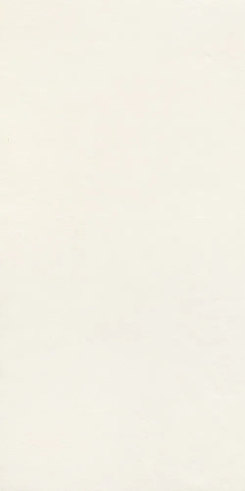 Dettaglio piastrella in gres orcellanato effetto cemento della collezione Riga di Settecento Ceramica, colore Cloud 45x90