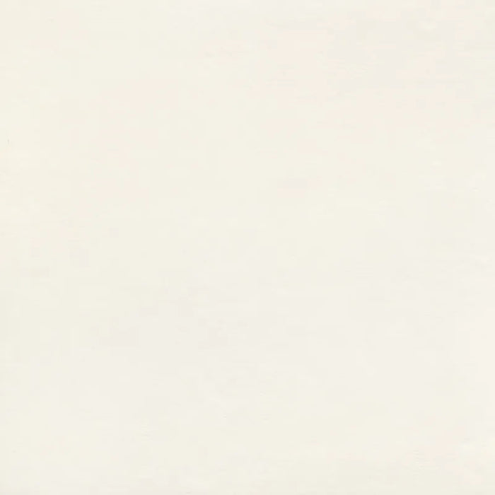 Dettaglio piastrella in gres orcellanato effetto cemento della collezione Riga di Settecento Ceramica, colore Cloud 90x90