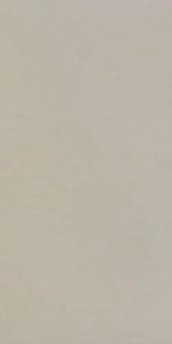 Dettaglio piastrella in gres orcellanato effetto cemento della collezione Riga di Settecento Ceramica, colore Dove 45x90