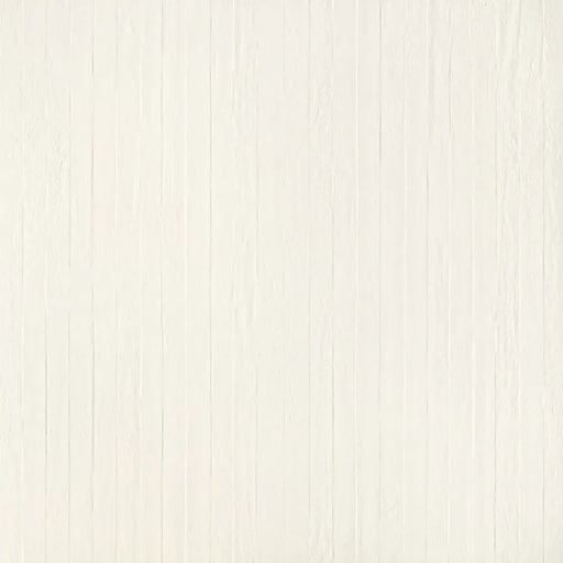 Dettaglio piastrella in gres porcellanato effetto cemento rigato a rilievo della collezione Riga di Settecento Ceramica, colore Cloud 90x90