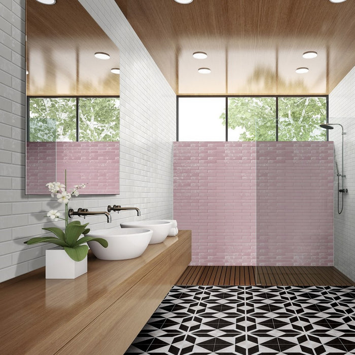 Rivestimento bagno elegante con piastrelle mattoncino rosa lucide. collezione grace di self style by keradom