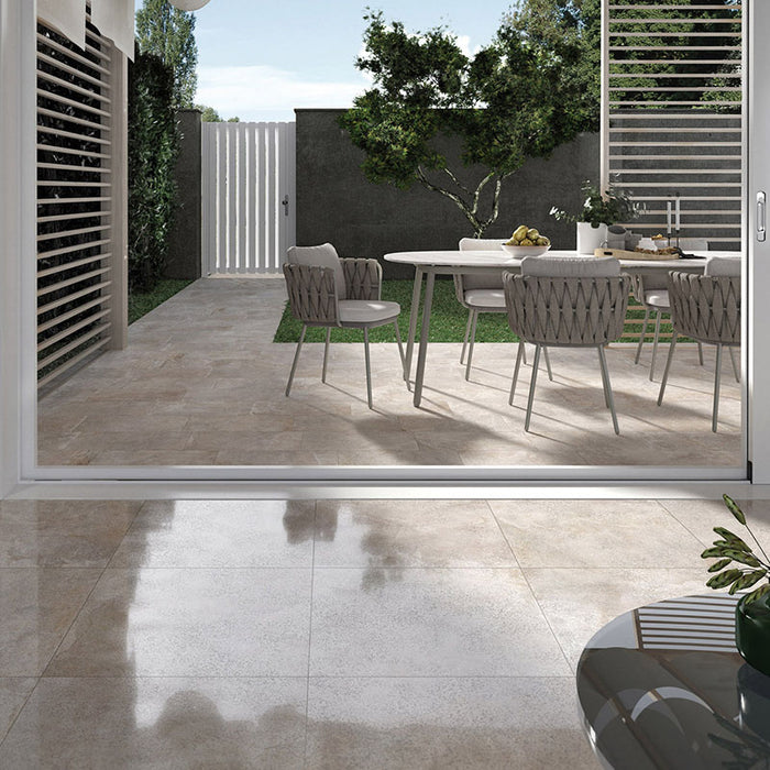 Dettaglio piastrella per pavimento e rivestimento in gres porcellanato effetto pietra ardesia. Collezione Ardesie di Ceramica Rondine, formato 30x60, Beige