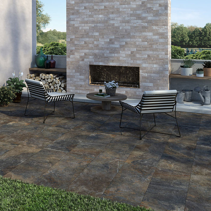 Dettaglio piastrella per pavimento e rivestimento in gres porcellanato effetto pietra ardesia. Collezione Ardesie di Ceramica Rondine, formato 30x60, Multicolor