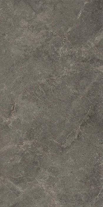 Piastrella Glow Stone Carbon di Herberia Ceramiche in gres porcellanato effetto pietra con riflessi metallici 60x120 cm per pavimenti e rivestimenti contemporanei