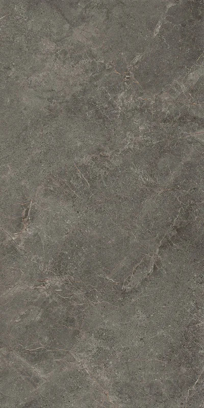 Piastrella Glow Stone Carbon di Herberia Ceramiche in gres porcellanato effetto pietra con riflessi metallici 60x120 cm per pavimenti e rivestimenti contemporanei