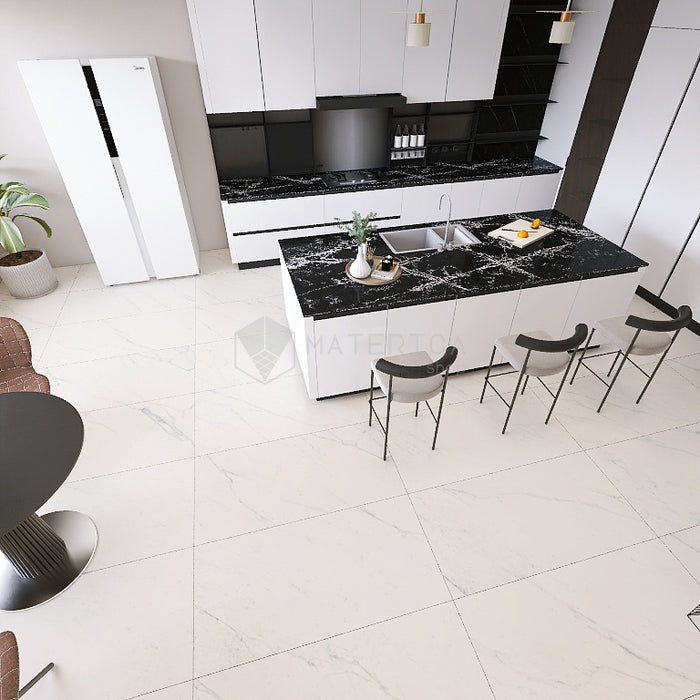 Cucina con pavimento dal design sofisticato ed elegante in gres porcellanato effetto marmo opaco, ideale per ambienti moderni e raffinati. Collezione La Marmoteca di Gardenia Orchidea, formato 60x120 cm, colore Sahara White