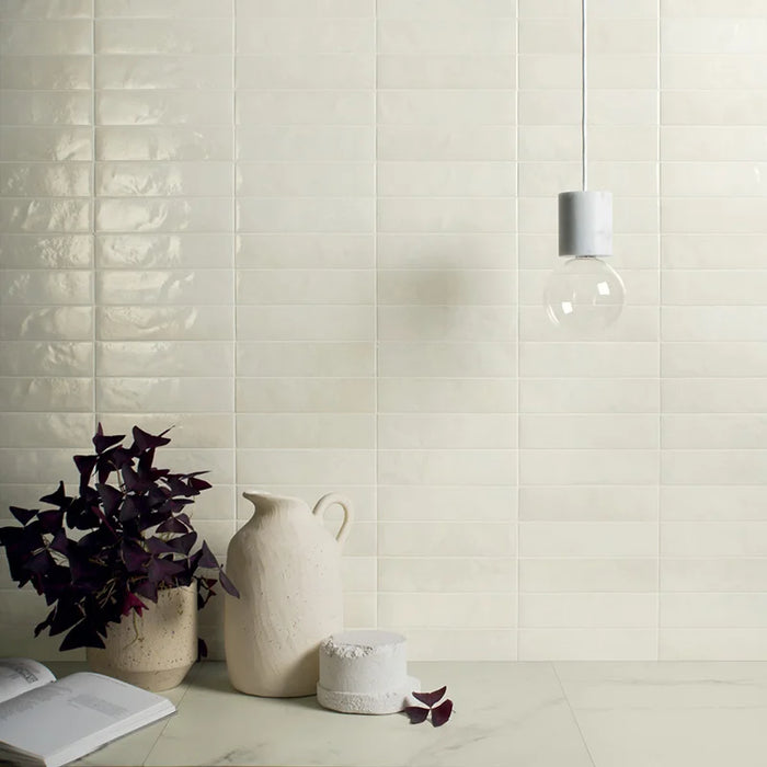 Dettaglio rivestimento in gres porcellanato serie Miniature Soda di Marca Corona, effetto mattoncino vintage, formato 6x24 cm, Colore Bianco Sale