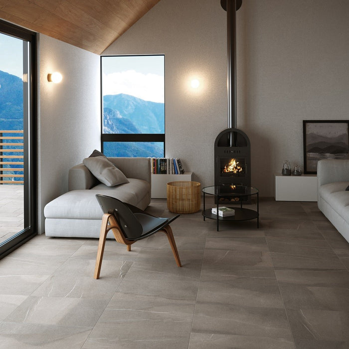 Chalet moderno con pavimento in gres porcellanato effetto pietra. collezione stone lab di herberia ceramiche colore piasentina 40x60