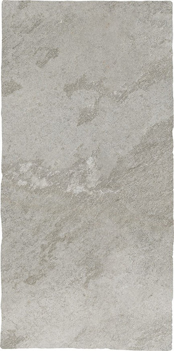 Dettaglio Piastrella in gres porcellanato per pavimento e rivestimento. Serie Stone Lab di herberia ceramiche colore Quarzite Grigio Antiscivolo 21.6x43.5 4