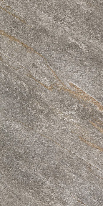 Dettaglio piastrella in gres porcellanato effetto pietra naturale quarzite della Collezione Stonequartz di Alfalux, formato 60x120 rettificato, colore Grigio